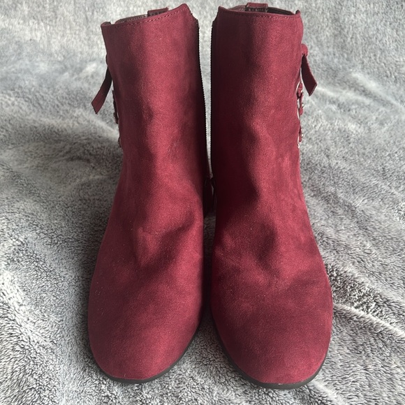 Circus by Sam Edelman Vinnie Ankle Suede Boots in Cranberry/Red Size 9 EUC - Picture 2 of 8